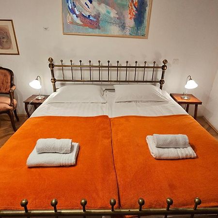 Eufrasiana Apartments Porec Bagian luar foto