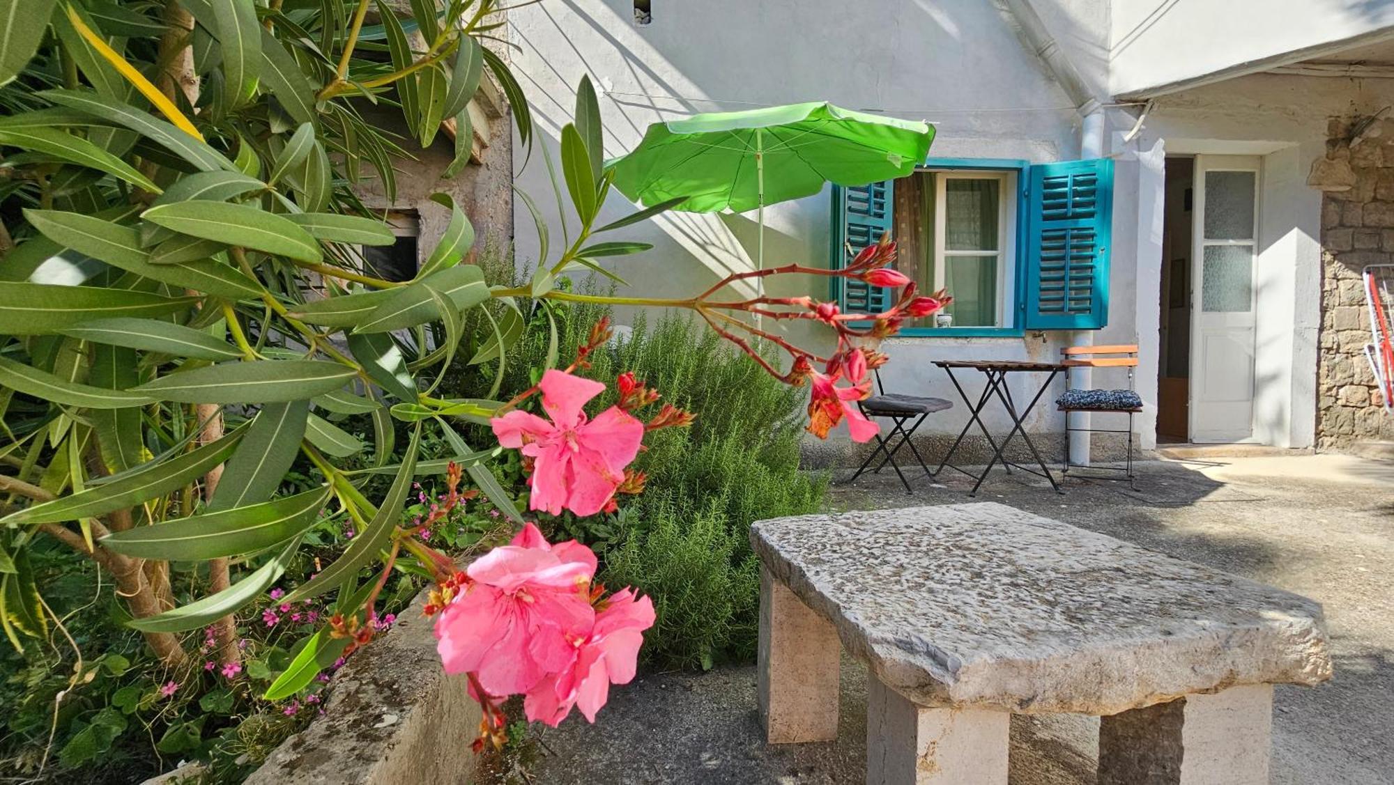 Eufrasiana Apartments Porec Bagian luar foto